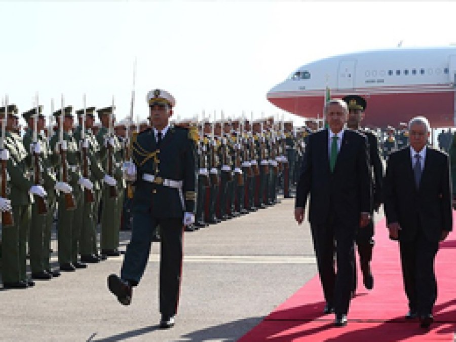 Erdoğan Resmi Törenle Karşılandı
