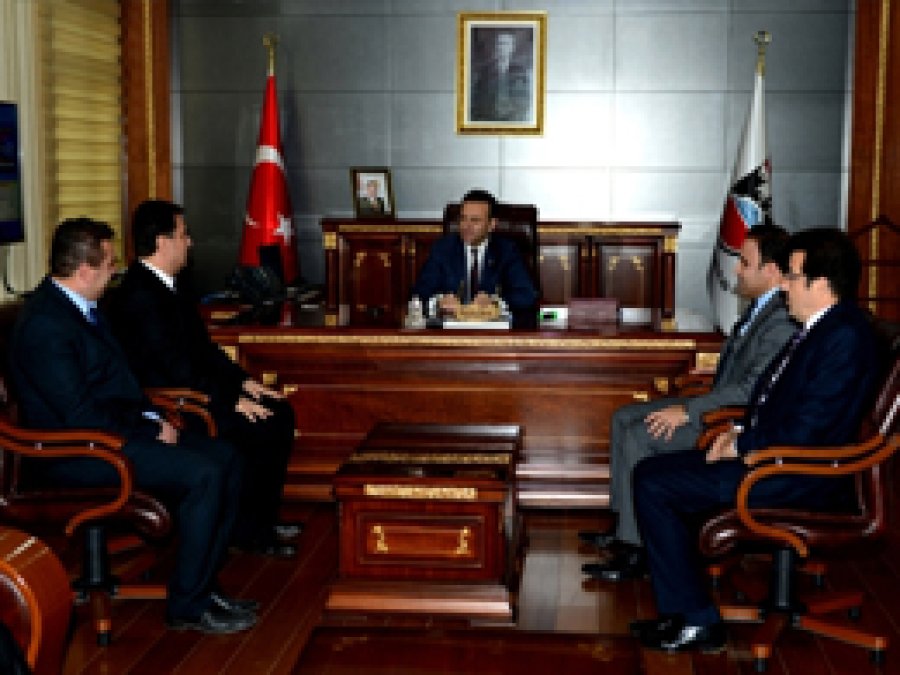 Öğretmenler Vali Aksoy'u Ziyaret Etti