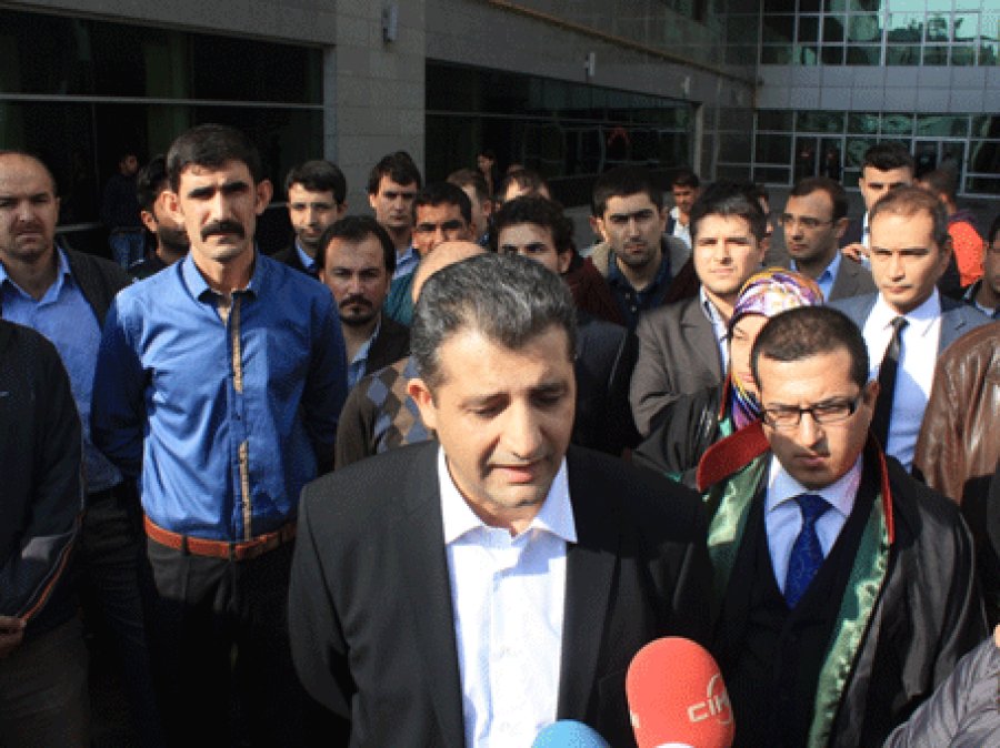 Gözaltına Alınan Polislerden Suç Duyurusu