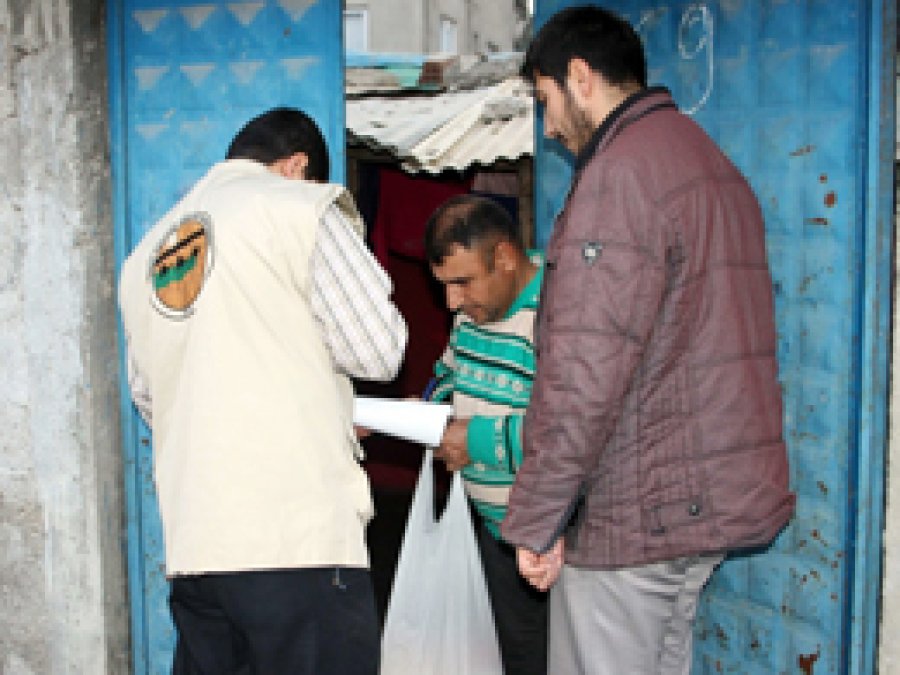 Mustazaflar'dan Kobanili Ailelere Yardım