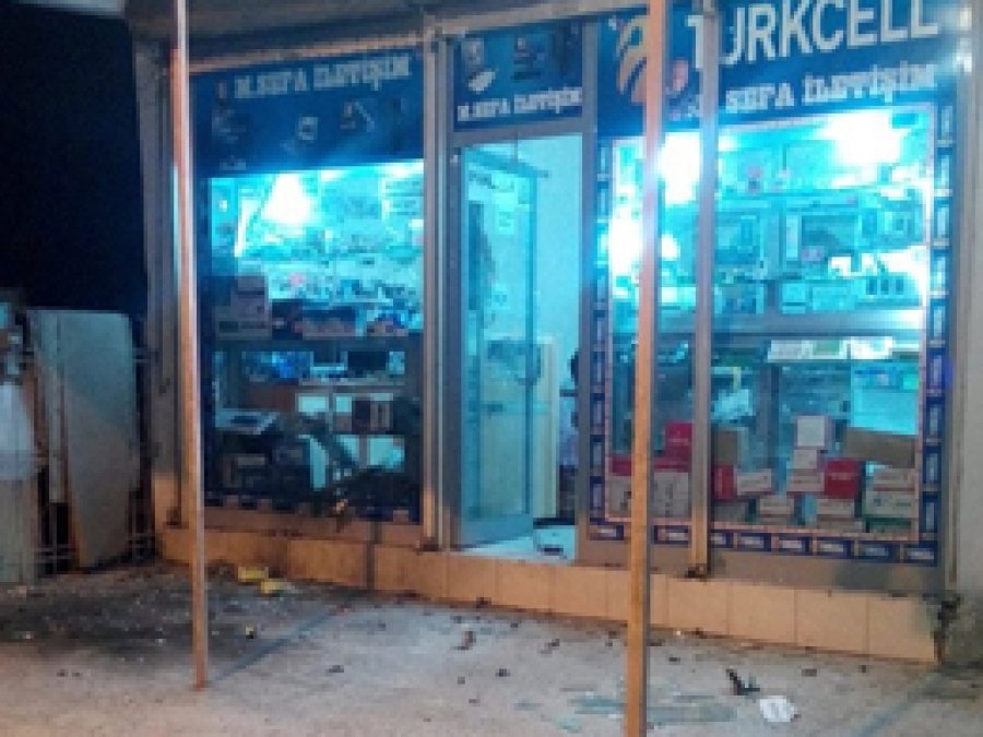 PKK'lilerden Esnafa Ses Bombalı Saldırı