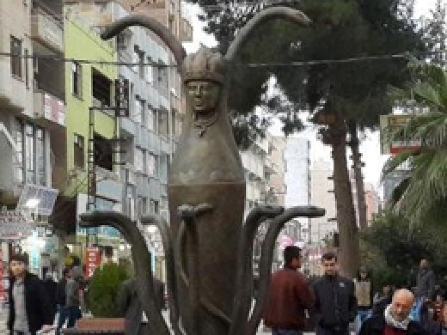 Kızıltepe'de Tepki Çeken Heykel Kaldırıldı