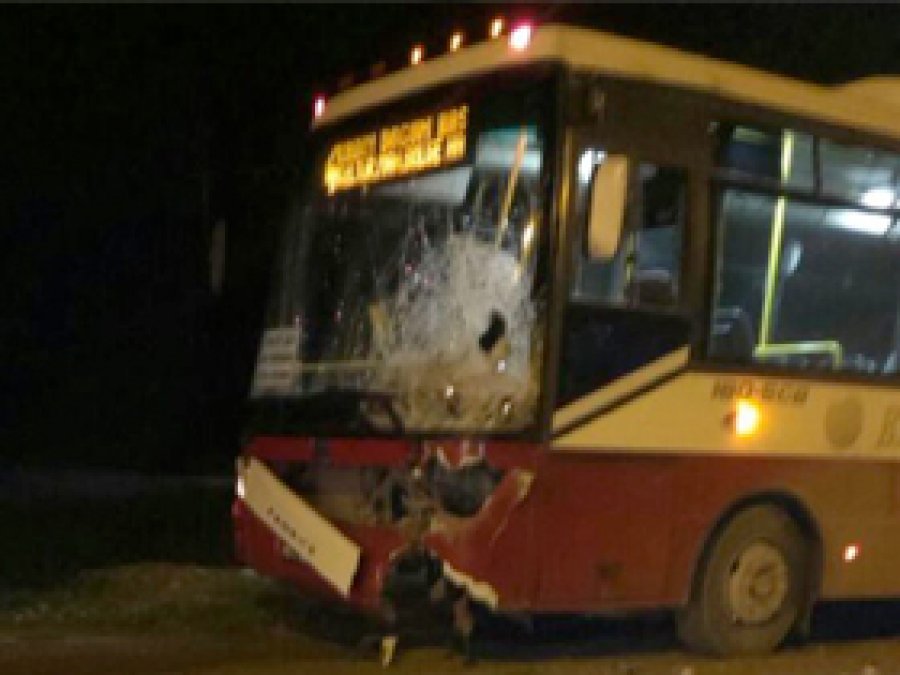 Halk otobüsü ile motosiklet çarpıştı: 1 ölü