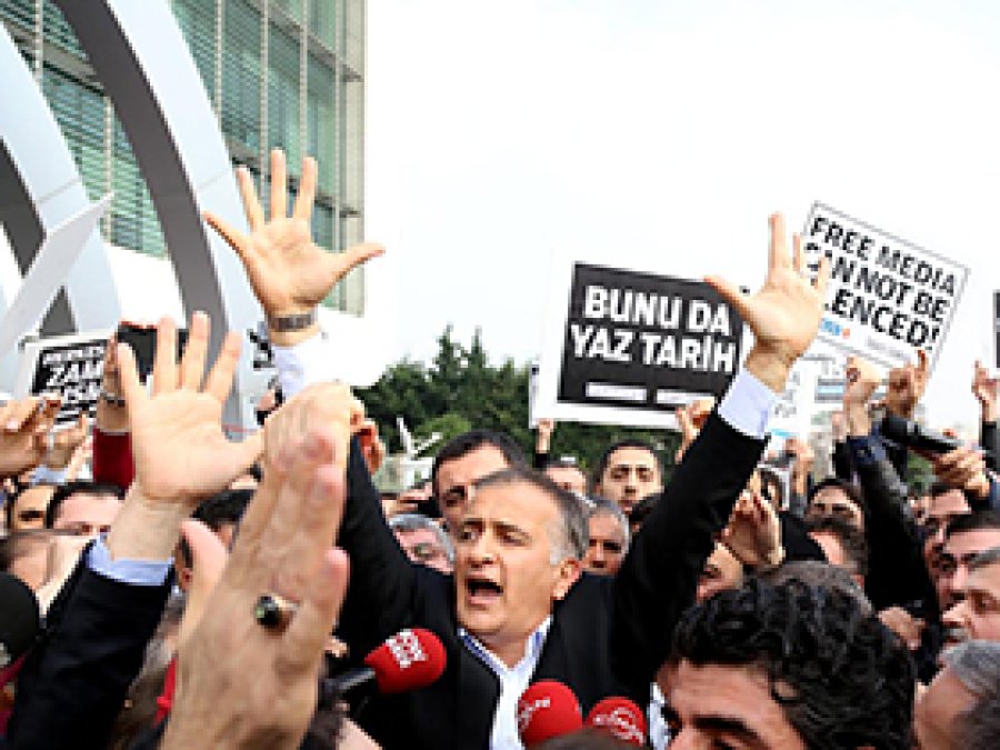 Ekrem Dumanlı da gözaltına alındı