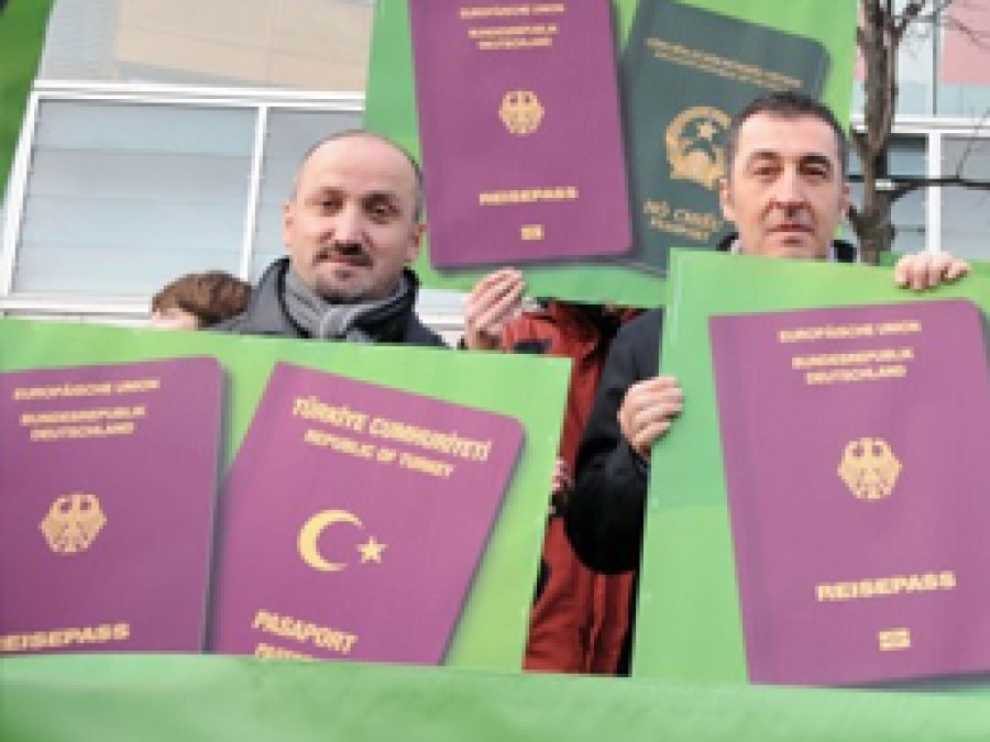 Almanya'da çifte vatandaşlık yasası yürürlükte