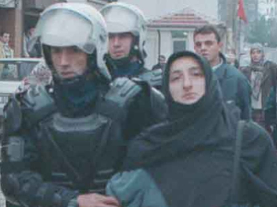 Namaz kılan Müslüman nasıl işkence yapar?