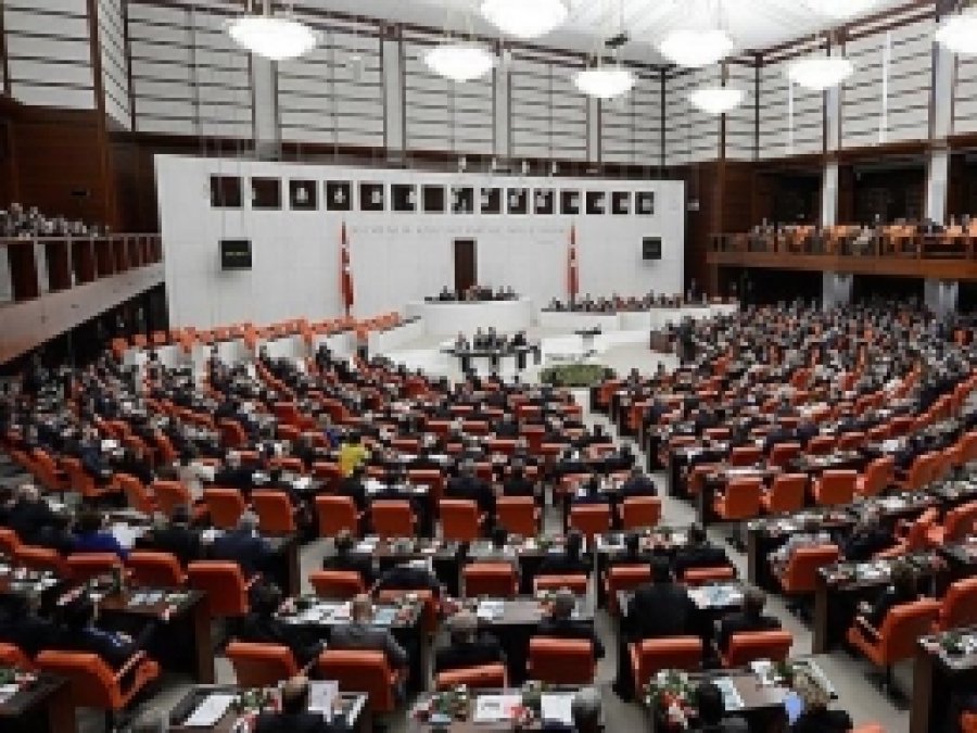 Cezaevlerindeki Hak İhlalleri Bozdağ'a Soruldu