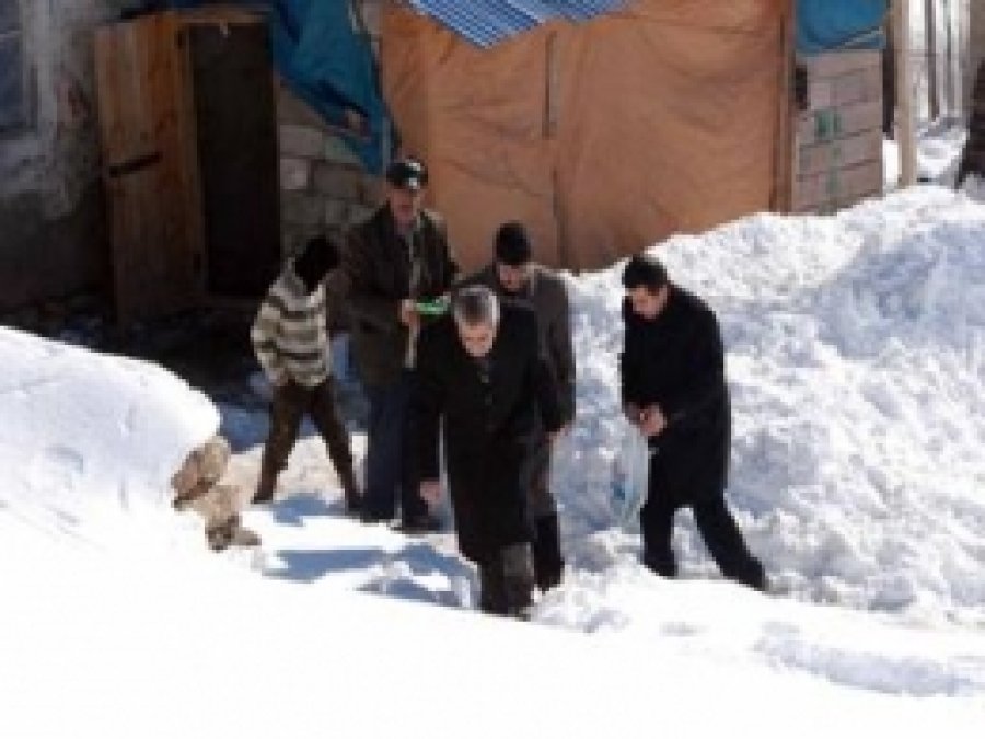 Hüda Par Ağrı'da Köy Ziyaretlerine Başladı
