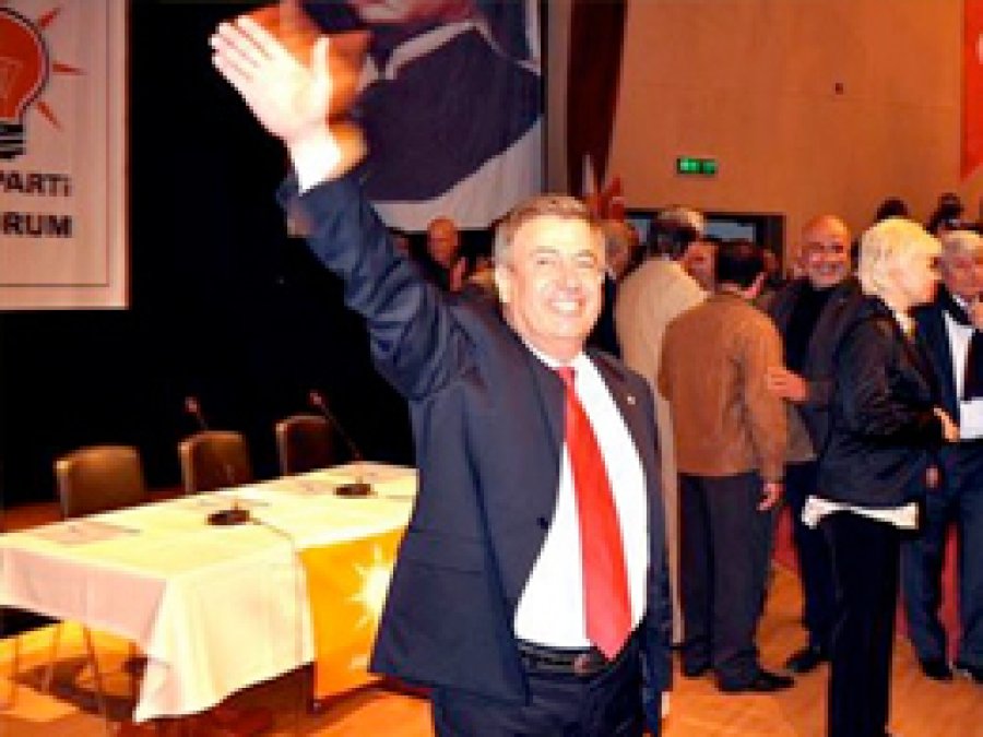 AK Parti'li Adaydan 'Alkol İç' Tavsiyesi!