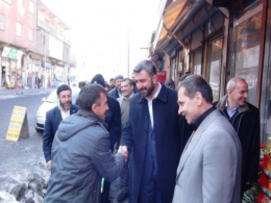 Bitlis Esnafından HÜDA PAR Adayına Sıcak Karşılama