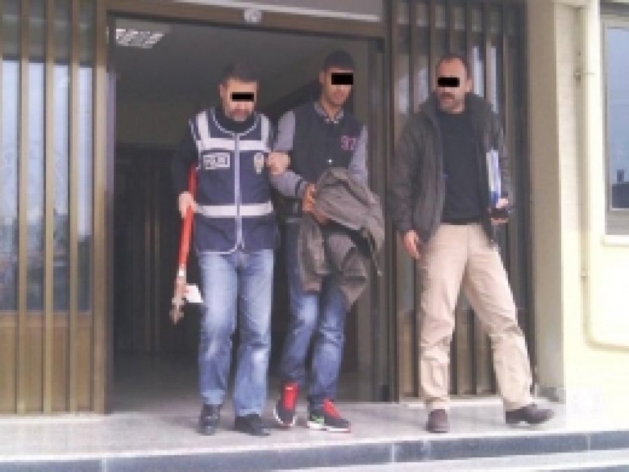 6 İşyerini Soyan Zanlı Yakalandı