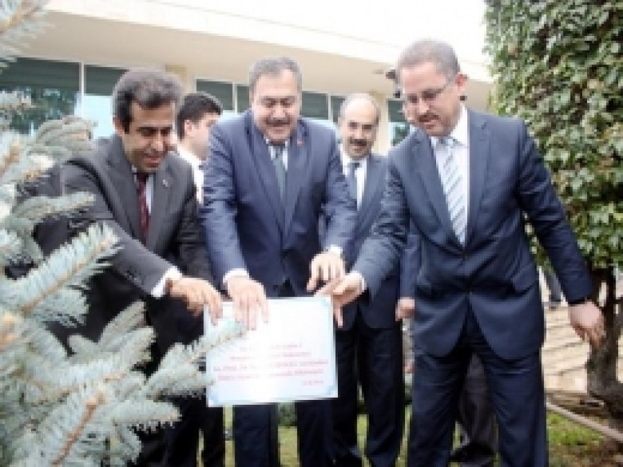 Bakan Eroğlu Mersin'de 
