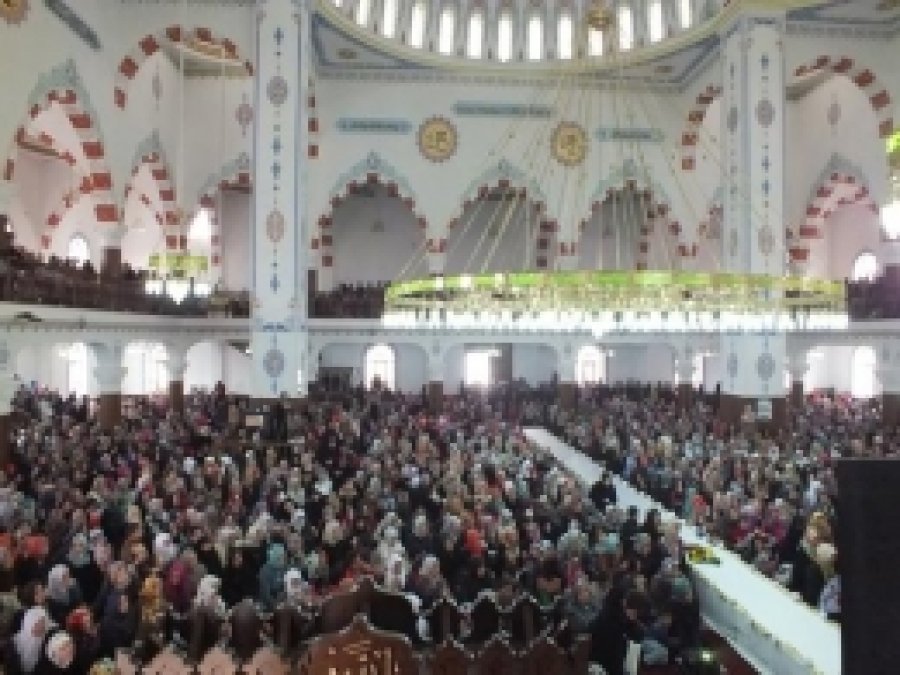 Vanlı Hafizeler Taçlandırıldı