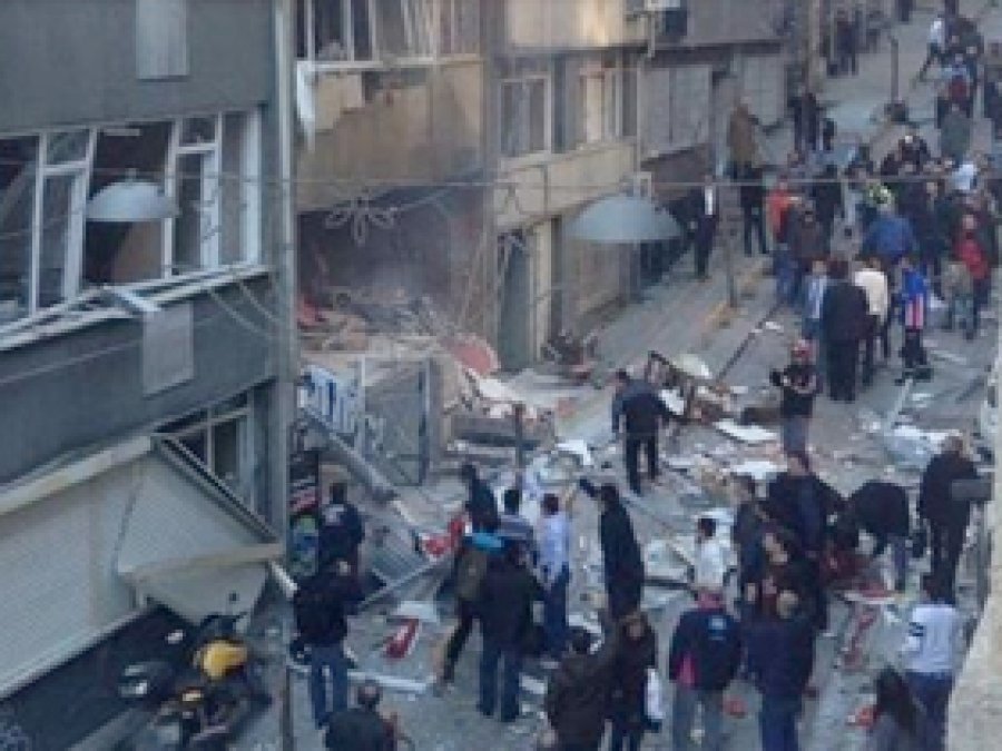 Taksim'deki Patlamadan İlk Görüntüler!