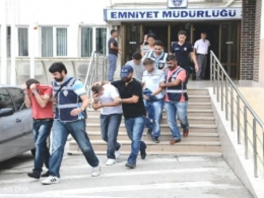 Van'da Uyuşturucu Operasyonu: 8 Kişi Tutuklandı
