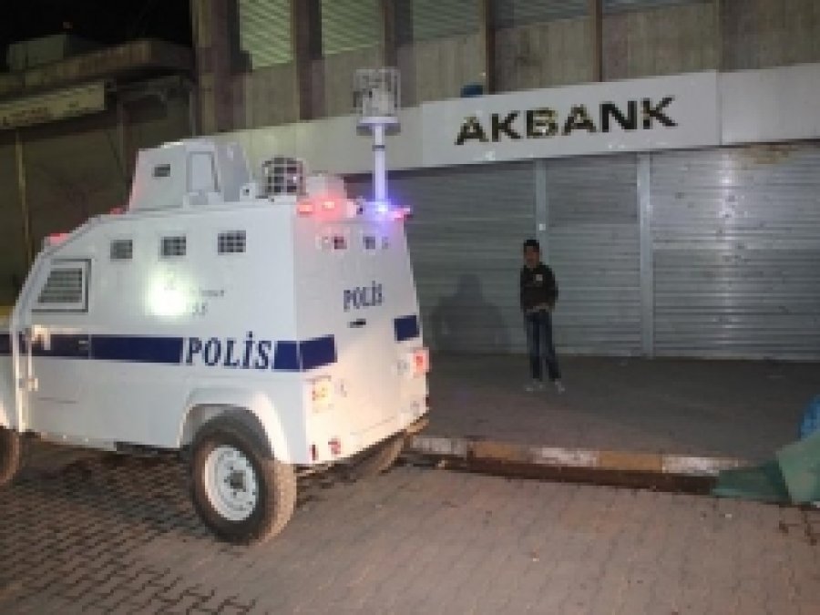 Banka Şubesine Ses Bombası Atıldı 