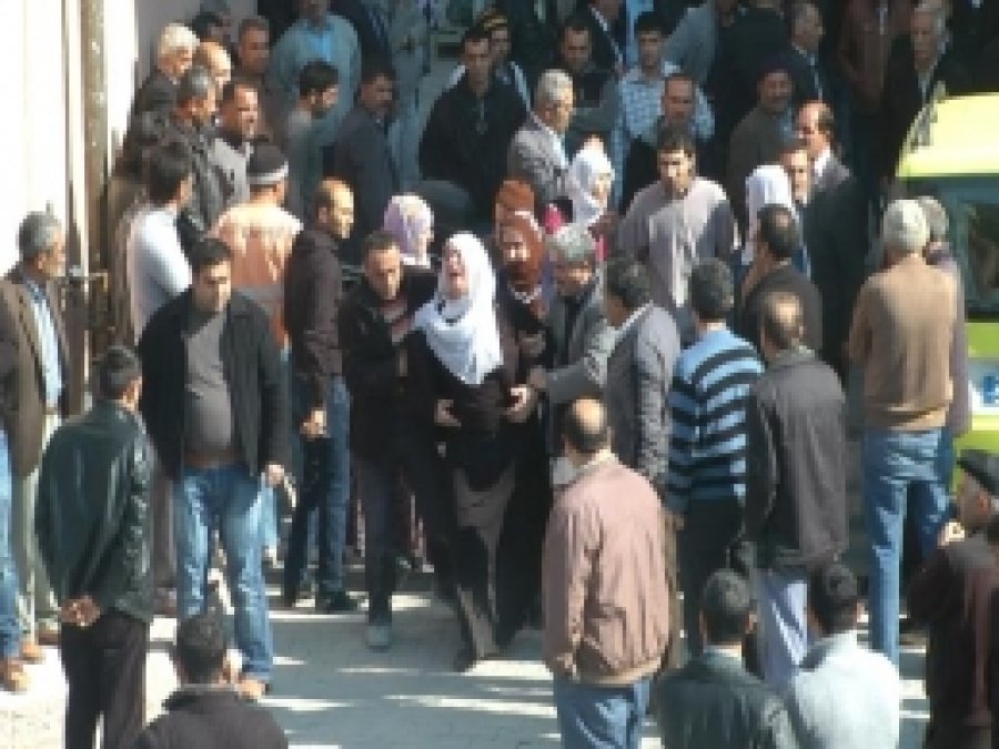 Tarsus'ta İnşaat İskelesi Çöktü: 1 Ölü, 1 Yaralı