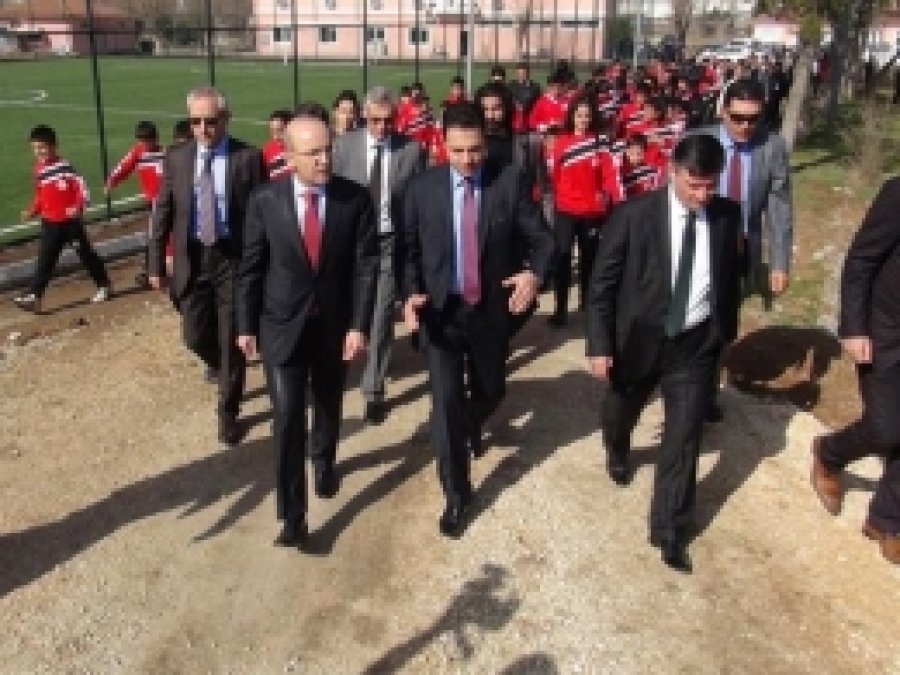 Bakan Şimşek, Batman'da Spor Tesislerini İnceledi 