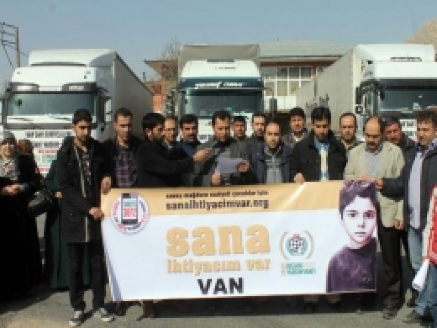 Van'dan Suriye Halkına 3 TIR Yardım