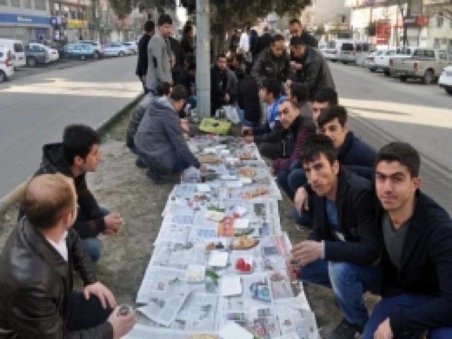 İşten Çıkarılan İşçilerden Kahvaltılı Eylem 