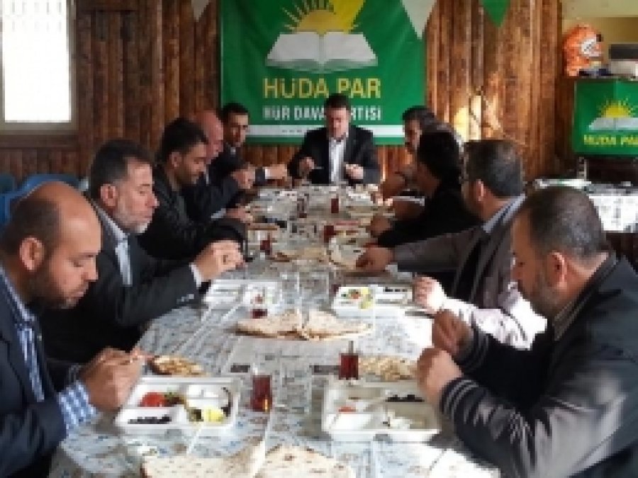 HÜDA PAR Basın Mensuplarıyla Kahvaltıda Buluştu 