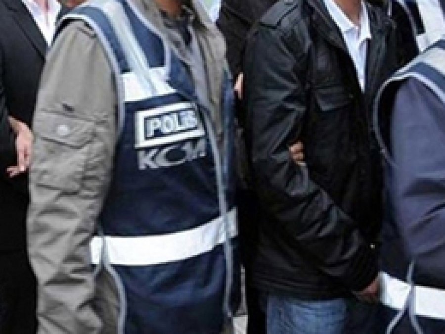 Farklı Suçlardan Aranan 4 Kişi Tutuklandı 