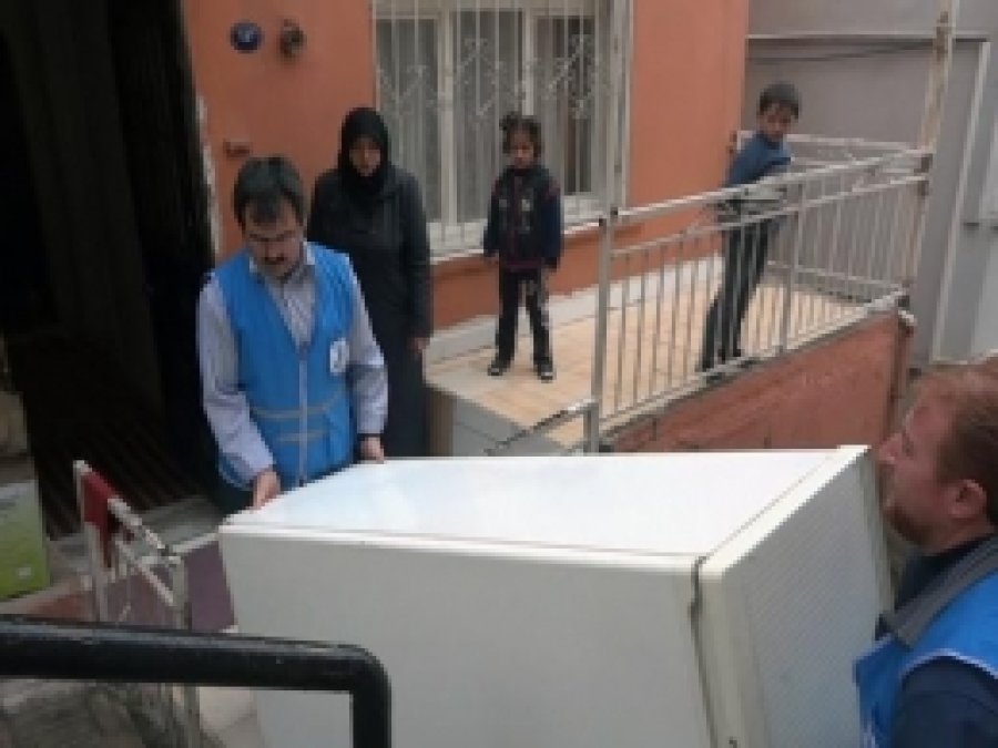 Umut Kapısı'ndan Suriyelilere Beyaz Eşya Yardımı 