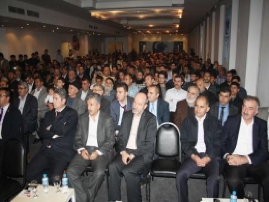 'Şahadeti Unutan Müslümanların Onurları Çiğnendi'