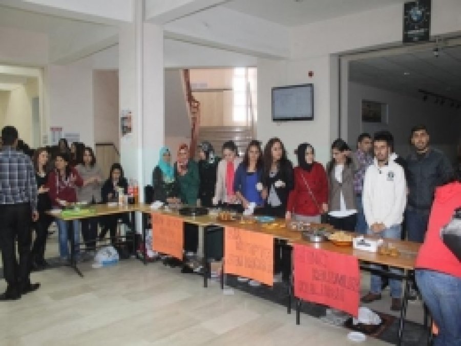 Genç Kalemler Kulübü, Öğrenciler Yararına Kermes