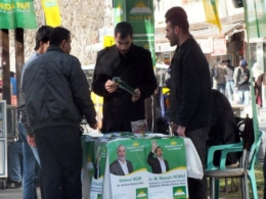 HÜDA PAR Bilgilendirme Standı Açtı