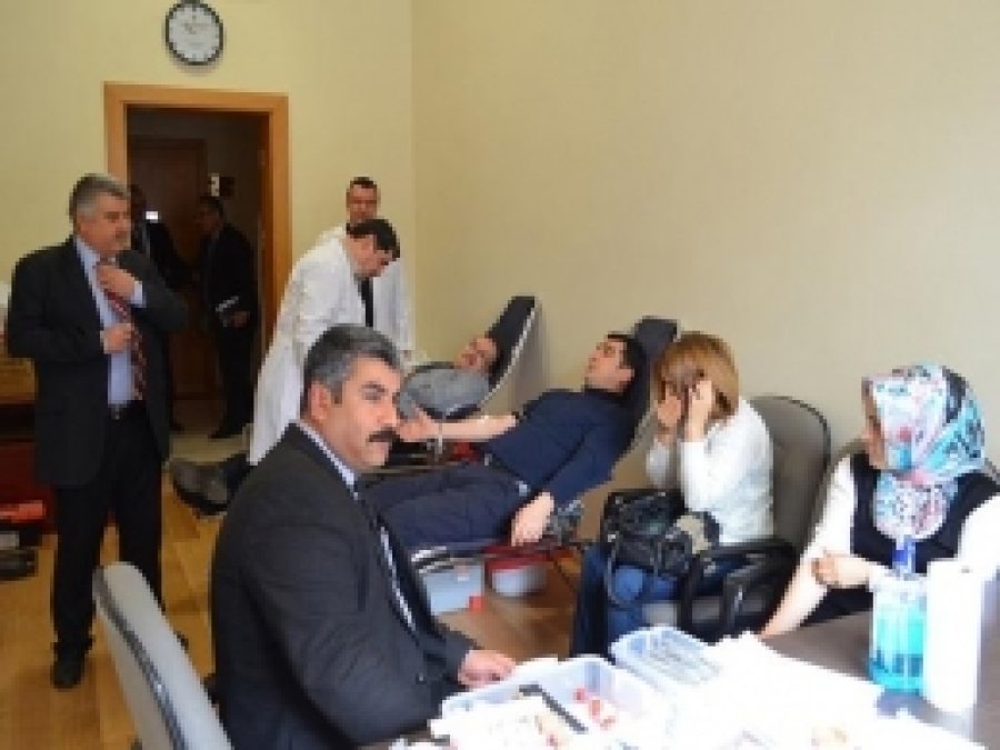 Malatya'da Valilik Personeli Kan Verdi