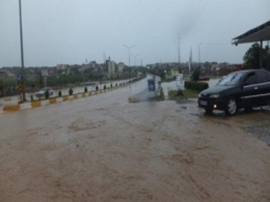 Diyarbakır-Mardin Yolu Yağmurda Ulaşıma Kapanıyor
