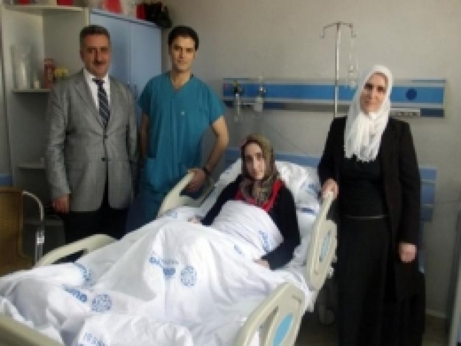 Koma Halindeki Genç Kız Hayata Döndü