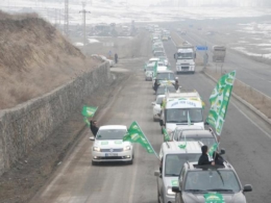HÜDA PAR Konvoyu Van'a Giriş Yaptı 