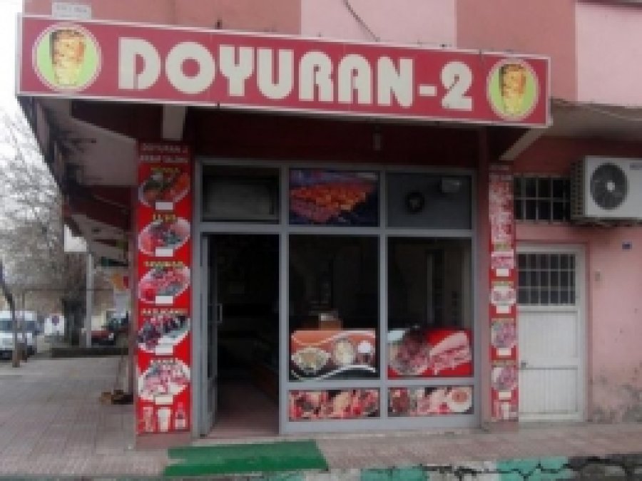 İki Ayrı İşyerine Girip Bozuk Para Çaldılar