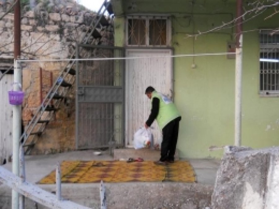 Mustazaflar Cemiyeti Tarsus Şubesinden 61 Aileye Yardım 