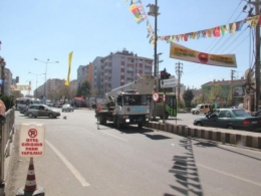 Diyarbakır Belediyesi Tüm Mesaisini BDP'ye Ayırdı 