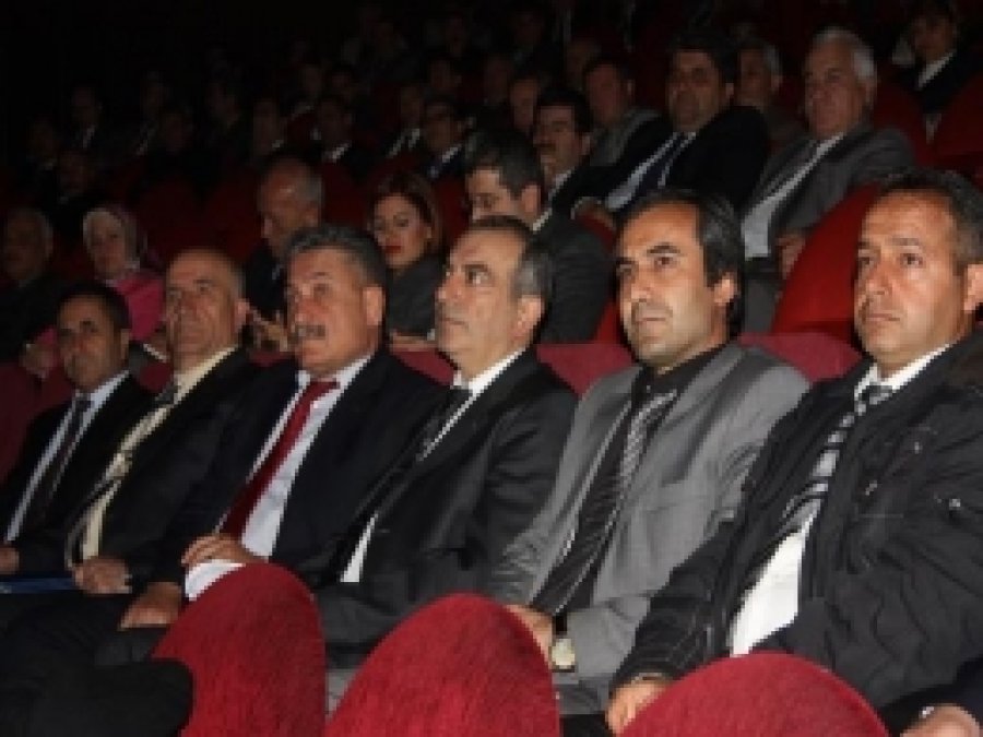  'Etkili Yönetim ve Liderlik' Konferansı Düzenledi 