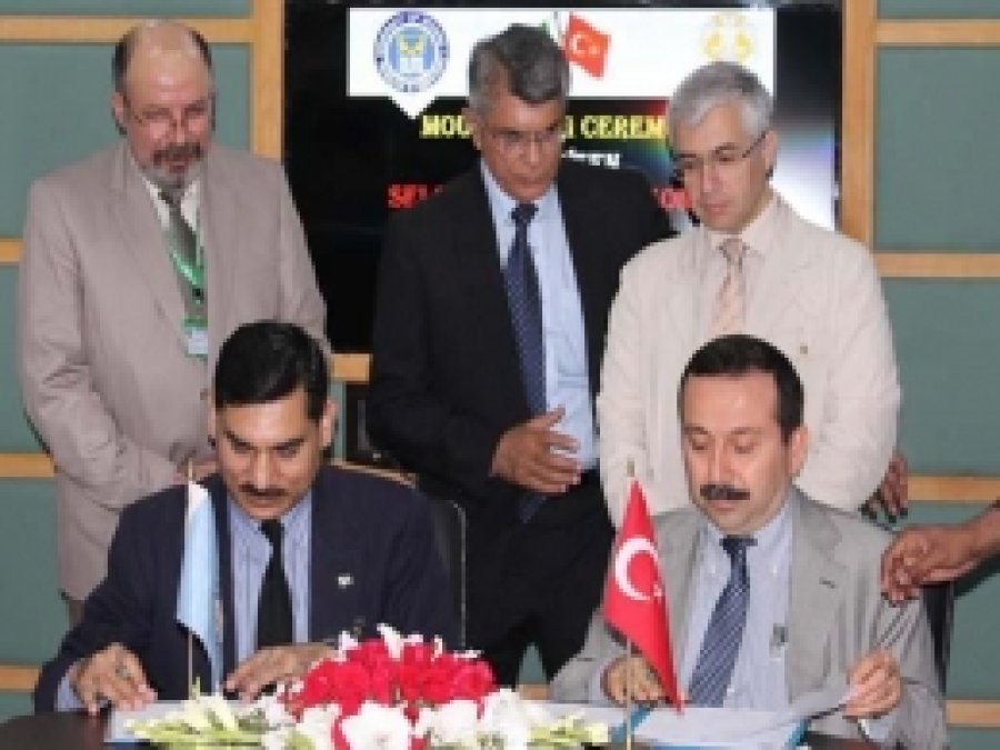 Pakistan'da 4 Üniversiteyle İşbirliği Protokolü İmzaladı 