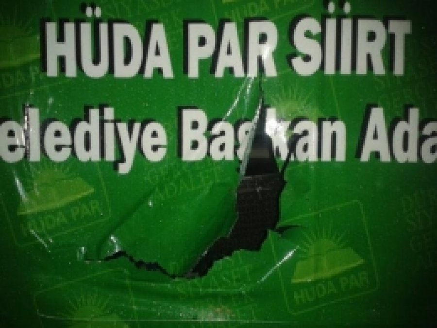 Siirt'te HÜDA PAR Seçim Aracına Taşlı Saldırı
