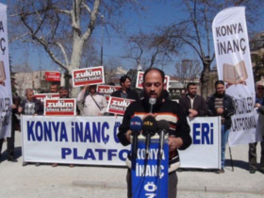 'Şeriat İsteruk  Tarihimizin En Etkili Sloganı Olmuştur'