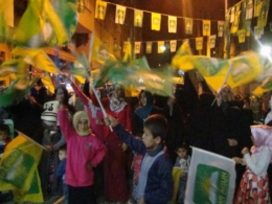 HÜDA PAR Birecik Saha Mahallesinde Miting Düzenledi 