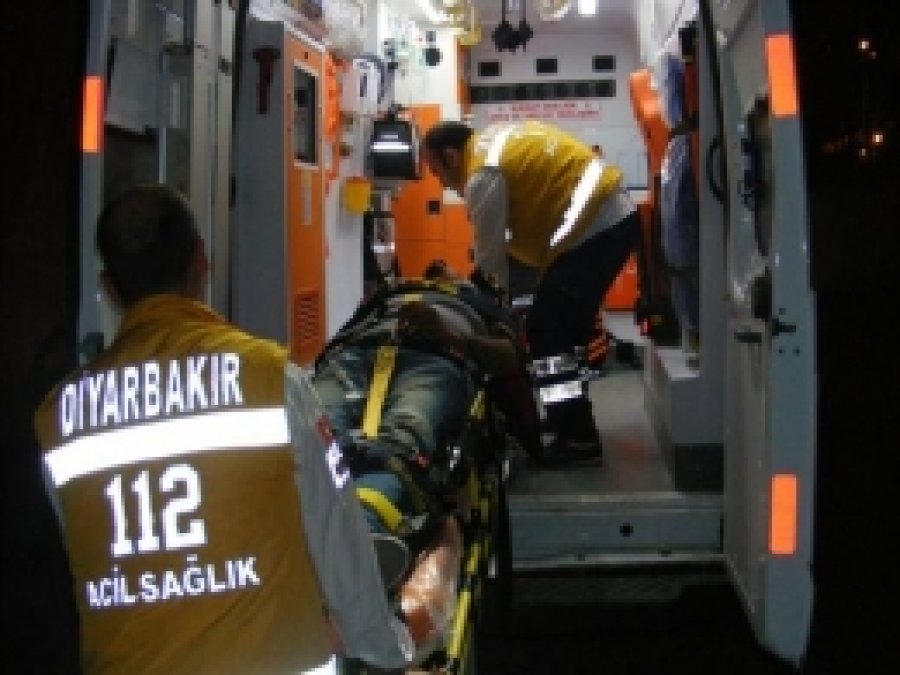 Bismil de Trafik Kazası: 2  Yaralı 
