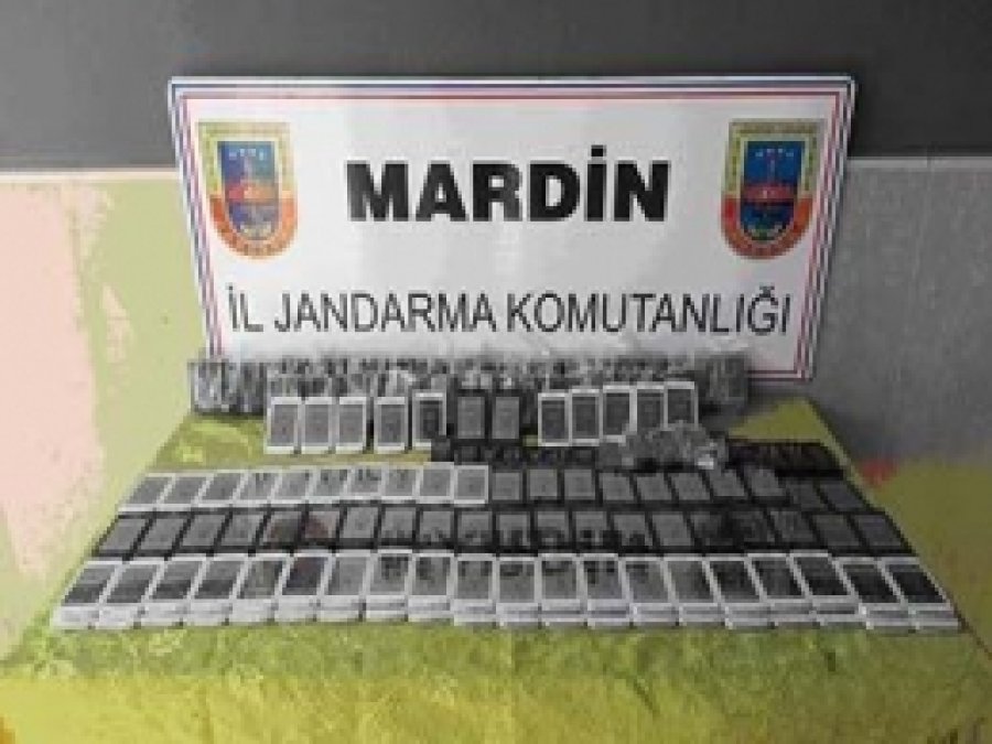 Mardin'de Kaçak Cep Telefonu Ele Geçirildi 