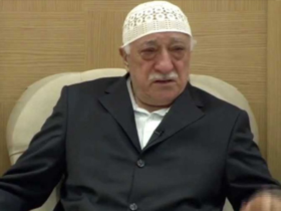 Gülen'in Yeşil Pasaportu İptal Edildi 