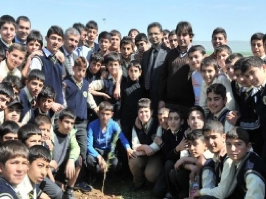 Batman'da Öğrenciler Fidan Dikti 