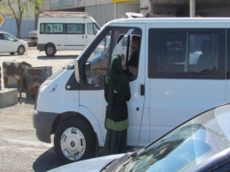 Siverek'te Dilenciler Trafikte Tehlike Saçıyor