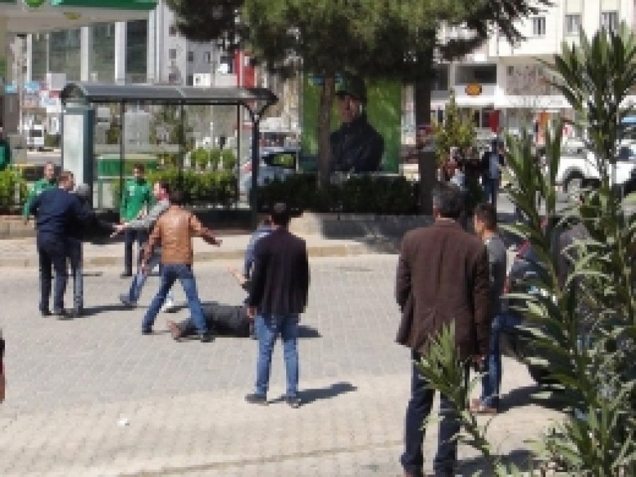 Sokak Ortasında Kavga 