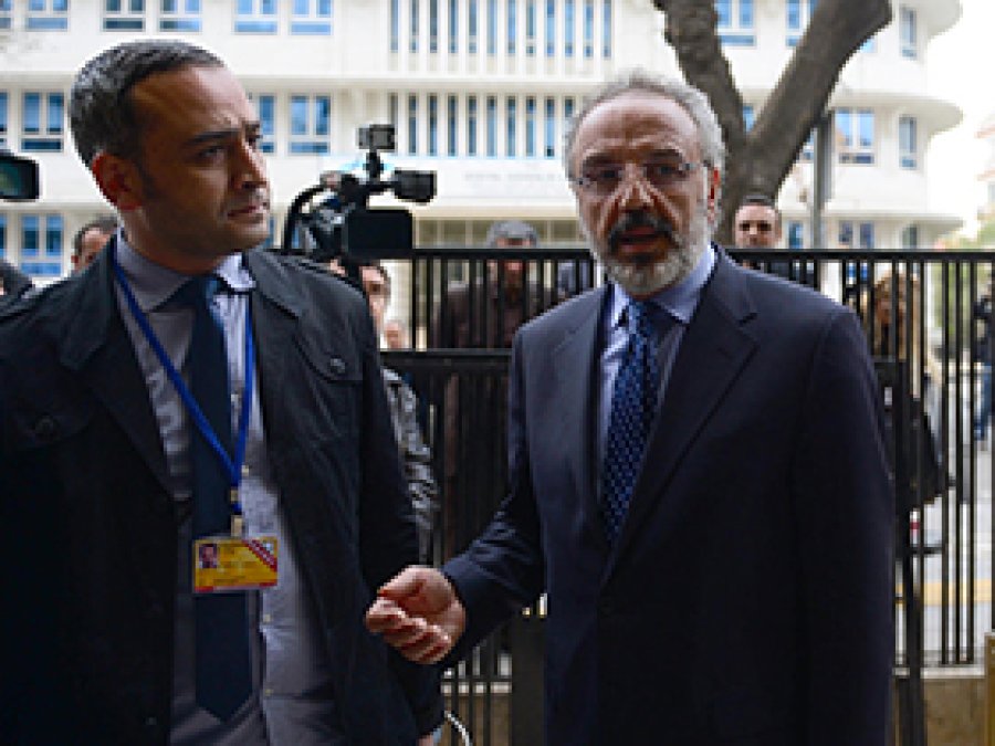 Ağrı Belediye Başkanlığı Sırrı Sakık'a Verildi 