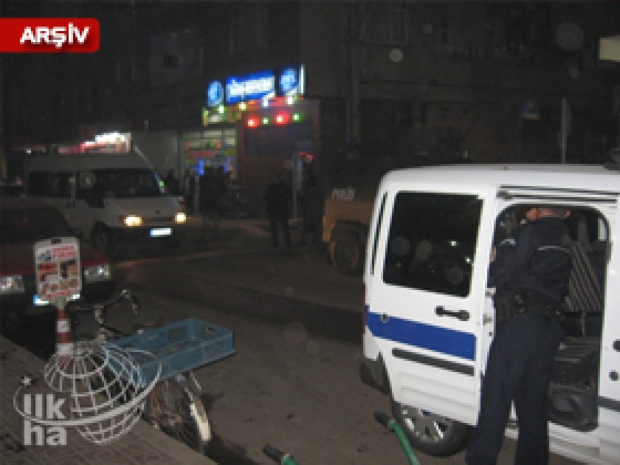 Bağlar'da Markete Ses Bombası Atıldı